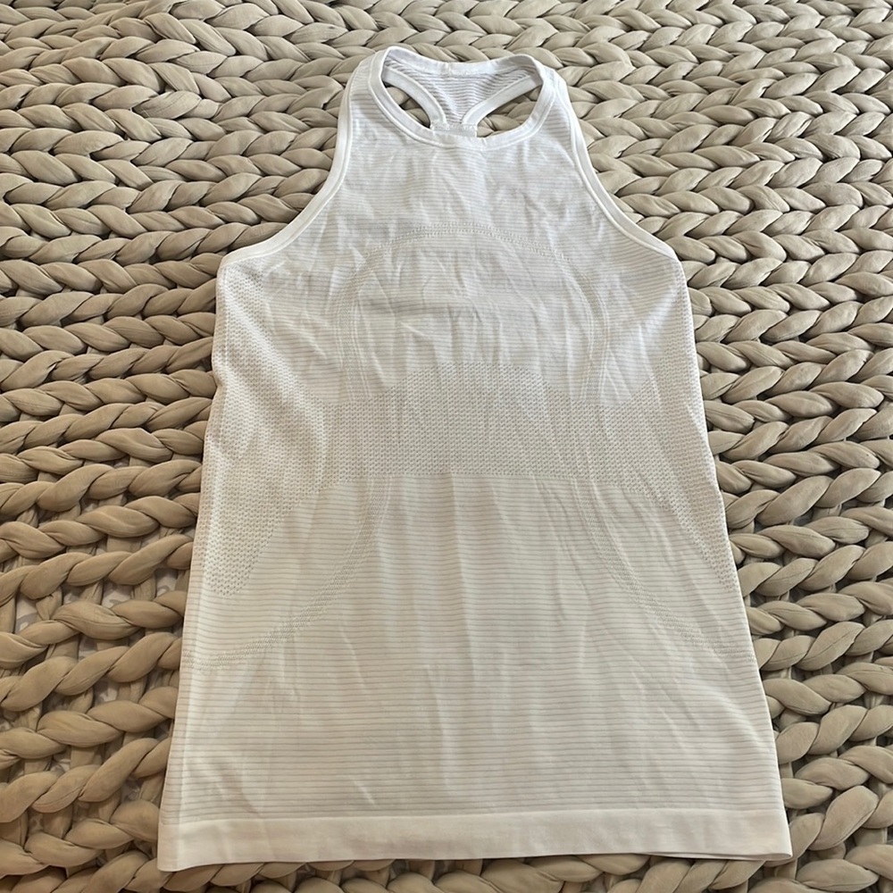 Lululemon racer back tank. Size 4.